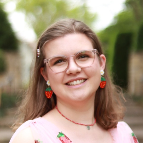 Meet your Posher, Ava - Picture 1 of 1